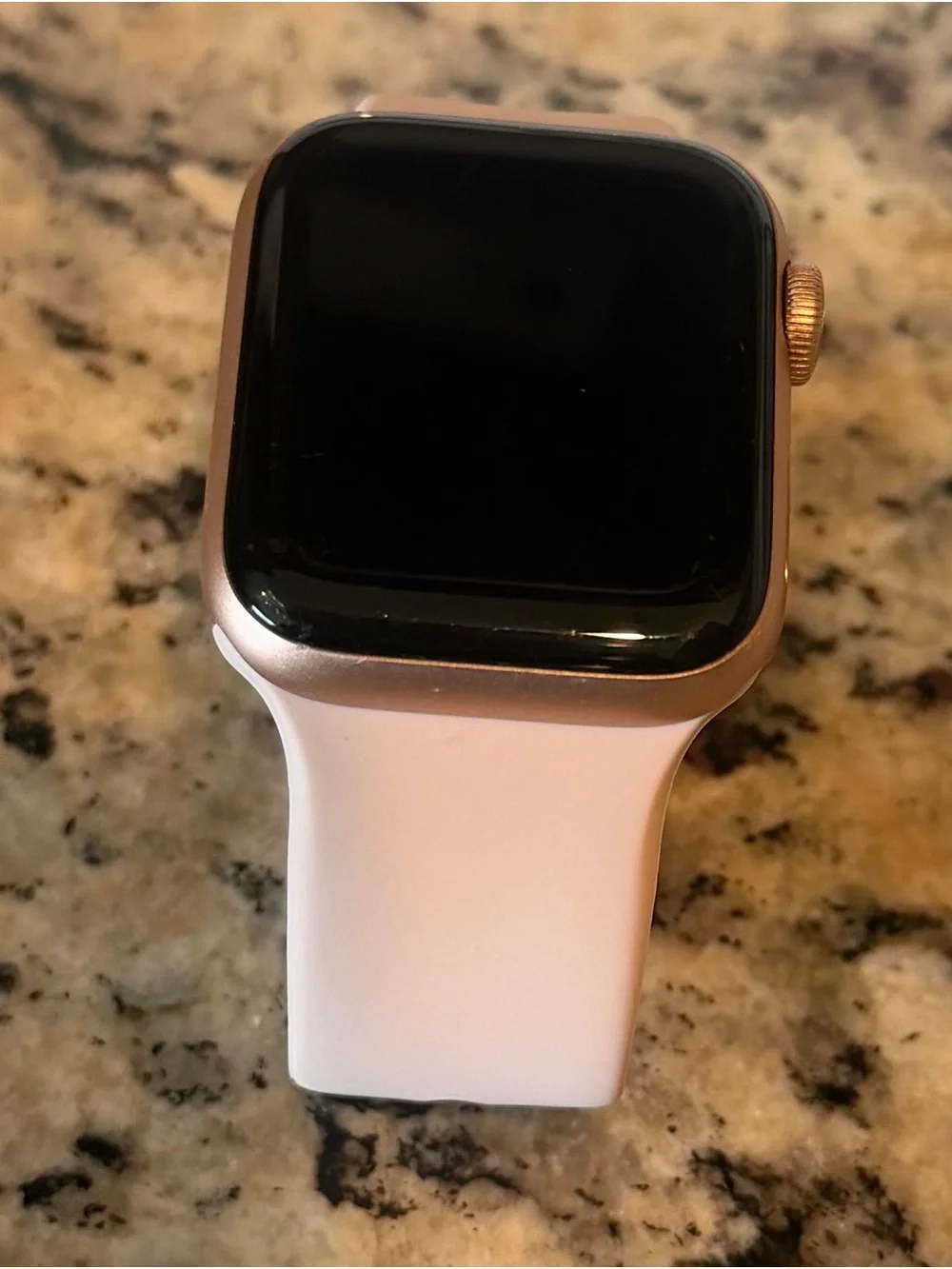 Apple Watch SE 40mm cellular and gps with Pink Sand Sport Band - Pink
